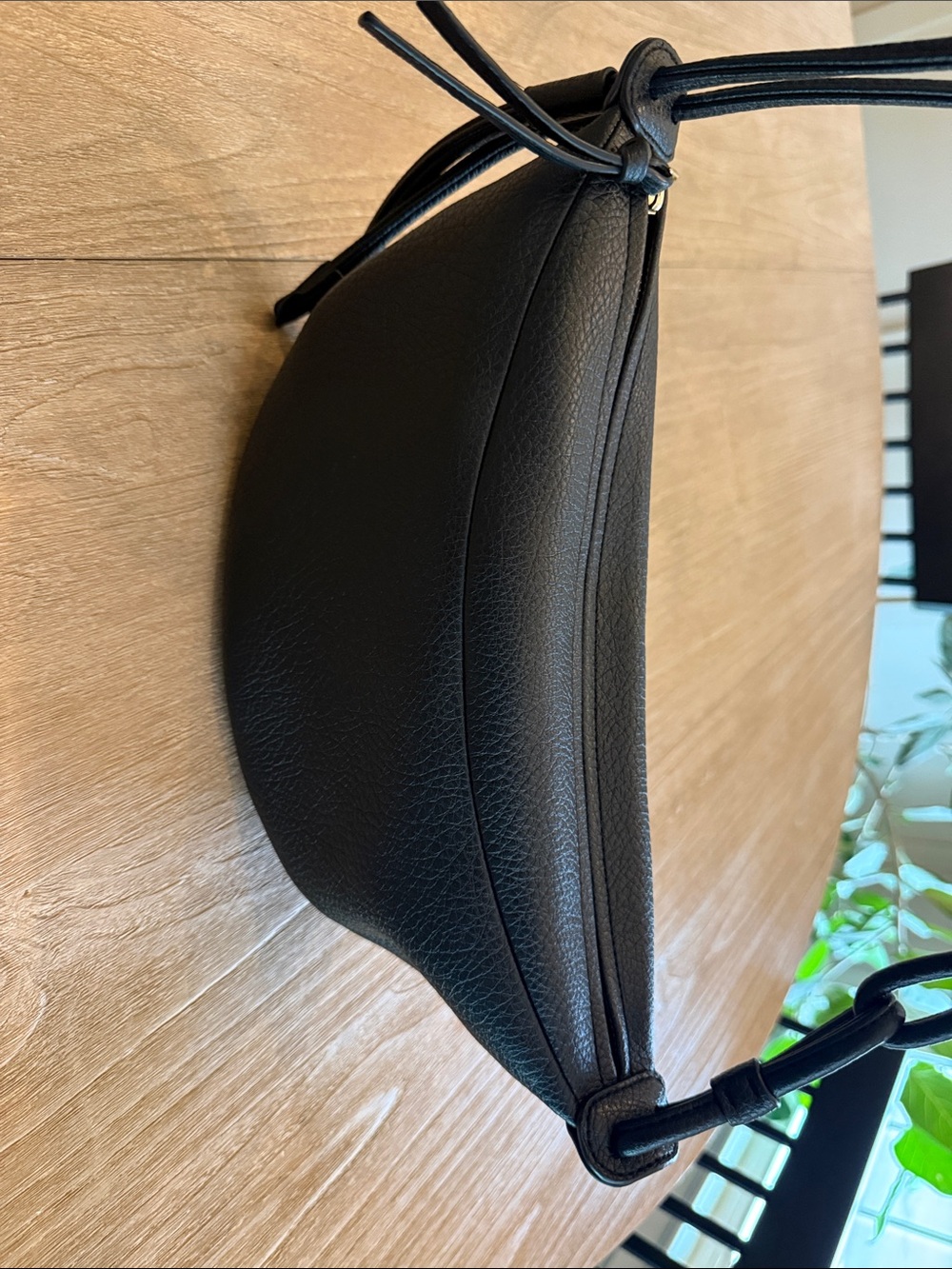 Banana Republic Black Vegan Sling Bag Crossbody Purse - Picture 4 of 6